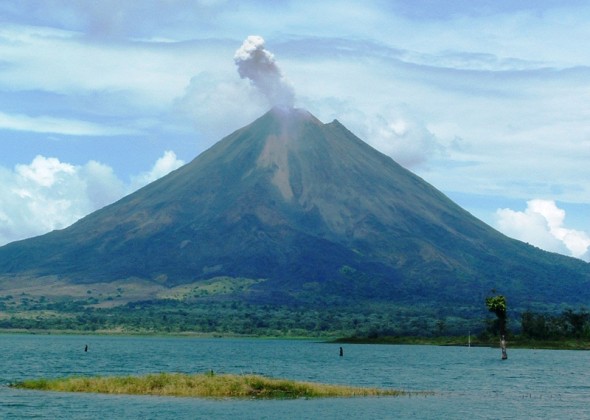volcan y lago Arenal
